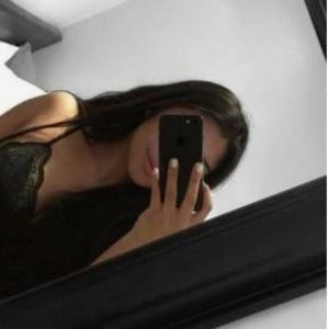 Meet your Posher, Caitlin